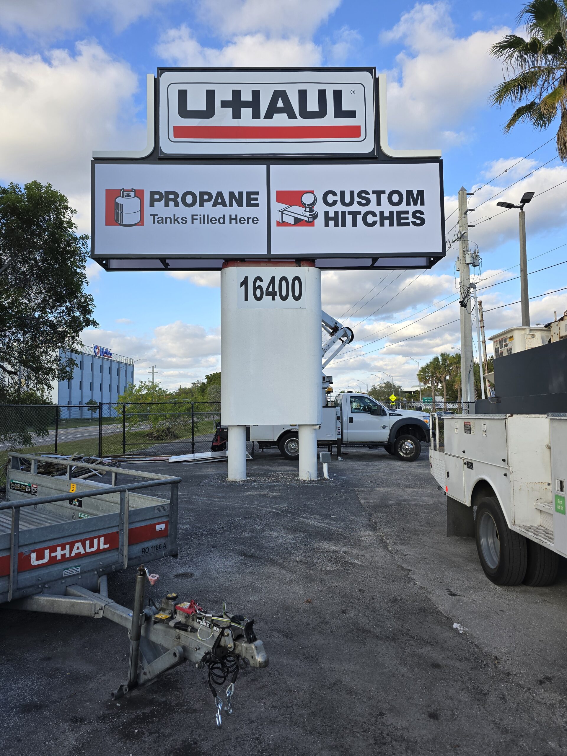 U-Haul king signs Miami